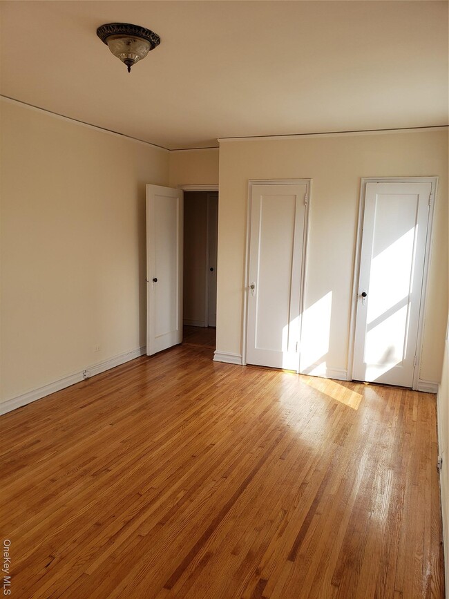 Building Photo - 42-05 48th Ave