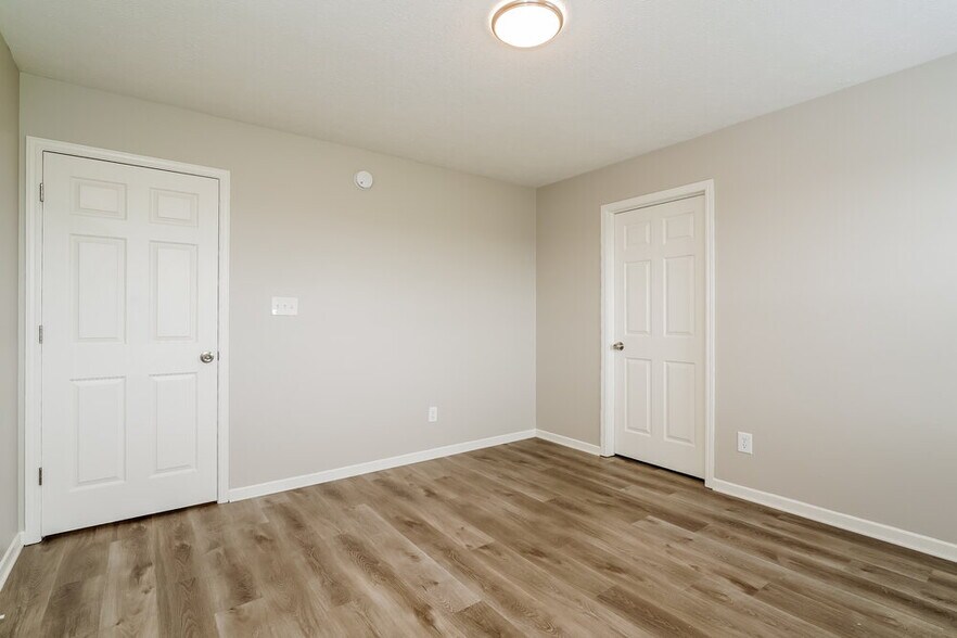 Building Photo - 6571 Daisy Hill Ct