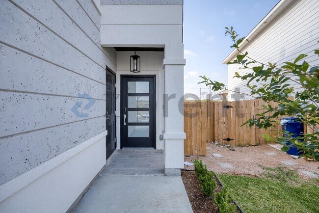 Building Photo - 5902 US-59