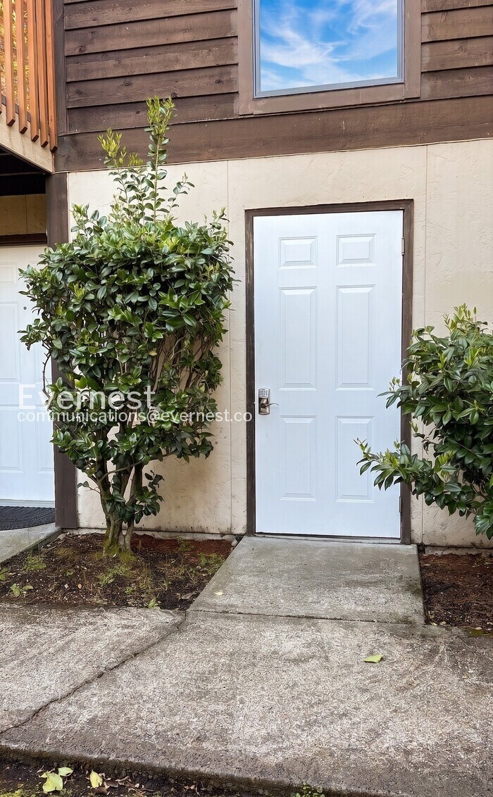 Building Photo - 1033 SW 148th St