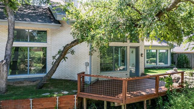 Building Photo - 8907 Club Creek Cir