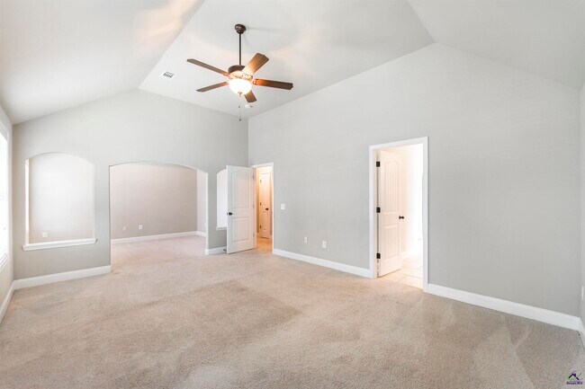 Building Photo - 153 Forestbrooke Way