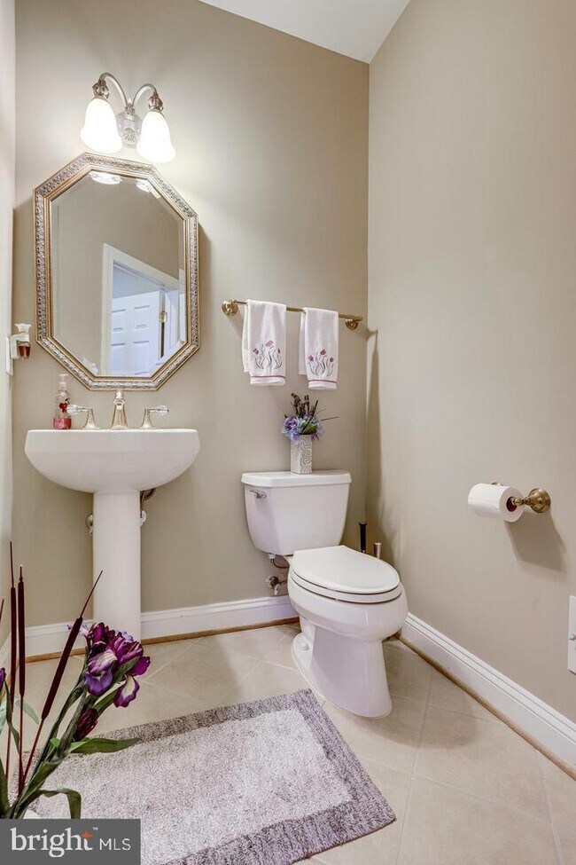 Building Photo - 47571 Royal Burnham Terrace