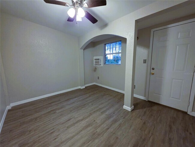 Building Photo - 14900 Porter St