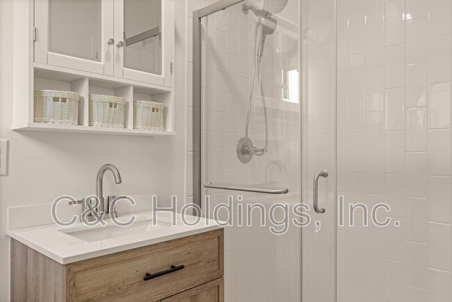 Building Photo - 4541 E 32nd Pl