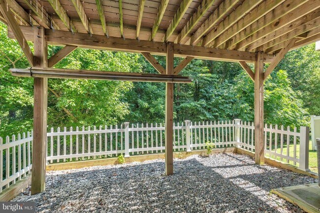 Building Photo - 8443 Clear Spring Dr
