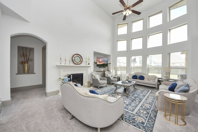 Building Photo - 1911 Sapphire Pines Ln