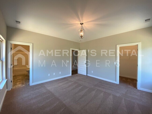 Building Photo - 68 WATER OAK DR