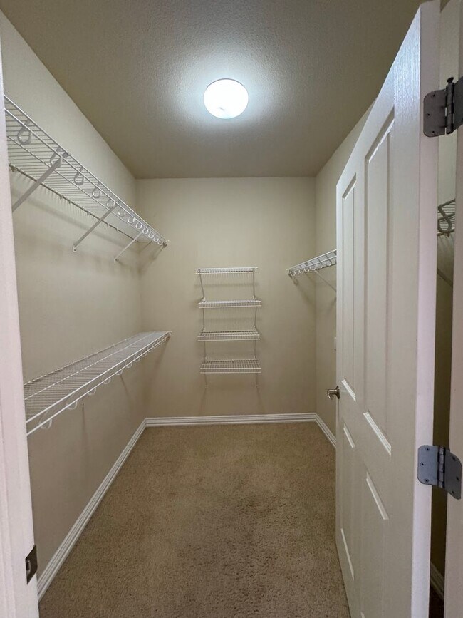Building Photo - 2 bed/2 bath 4th Floor Unit in Cherry Creek! Covered Parking & Laundry Included!