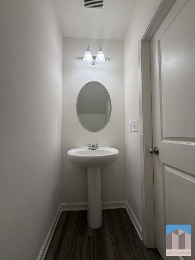 Building Photo - 3530 Condor Ct SW