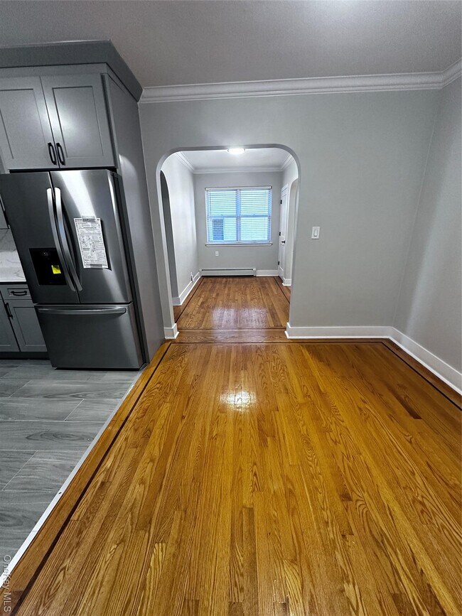 Building Photo - 1233 Lydig Ave