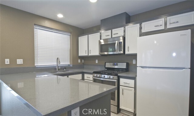 Building Photo - 265 S Olive St