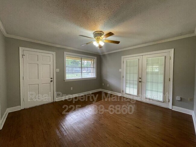 Building Photo - 275 W Chalfont Dr