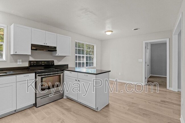 Building Photo - 3630 Columbine Dr