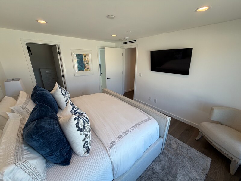 Building Photo - 116 W Channel Islands Blvd