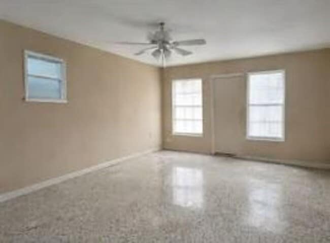 Building Photo - SODO Pool Home in Blankner/Boone school district!