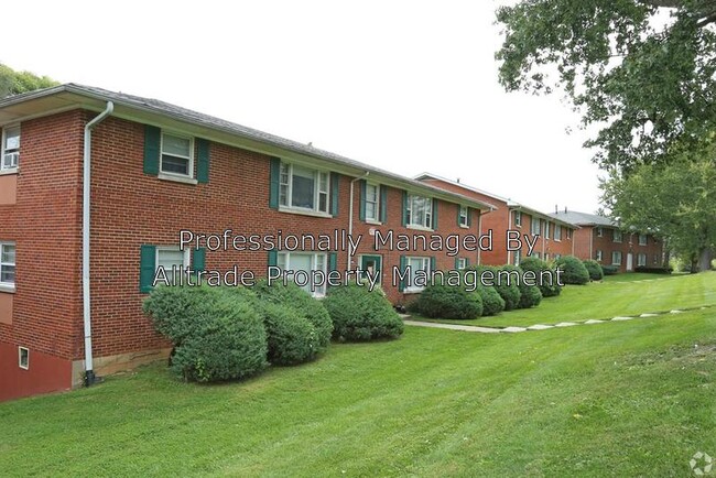 Building Photo - 1921 Cambridge Dr
