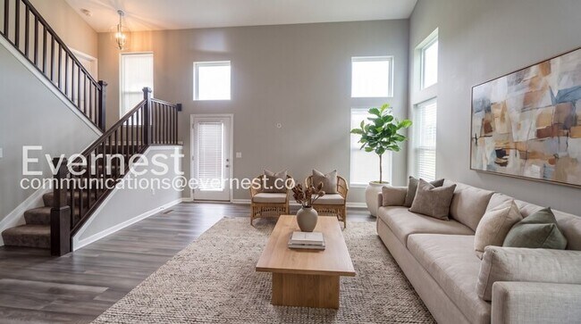 Building Photo - 3 Bed, 3 Bath Home with Garage / Available Now!