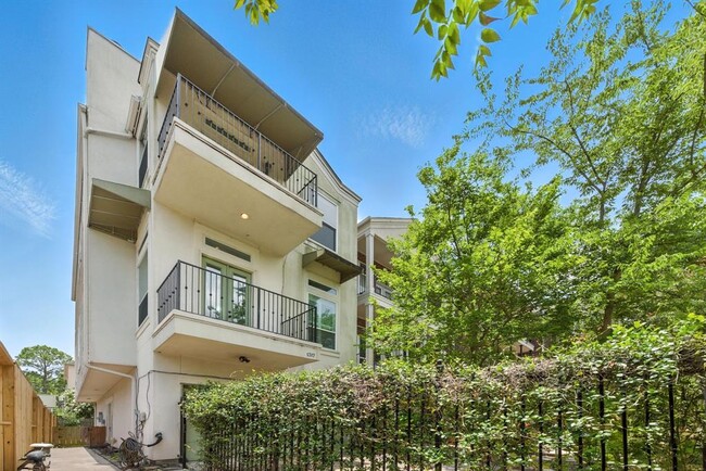 Building Photo - 1317 Bomar St