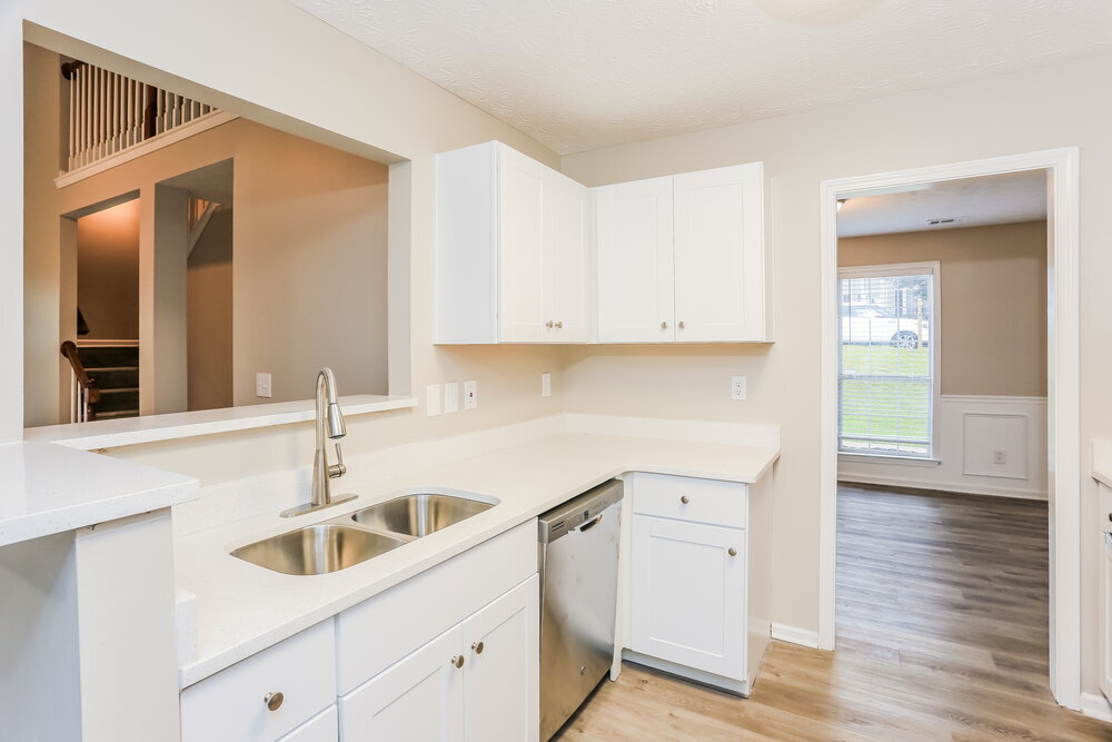 Building Photo - 8079 Clearview Cir