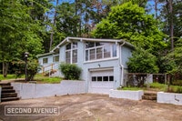 Building Photo - 140 Curren St SE