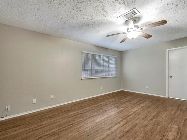 Building Photo - 2312 Meade Ct