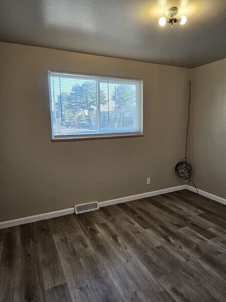 Building Photo - 1371 Xanadu St