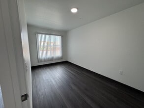 Building Photo - 3509 Vista Ln