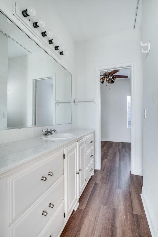 Building Photo - 809 Theresa Ave