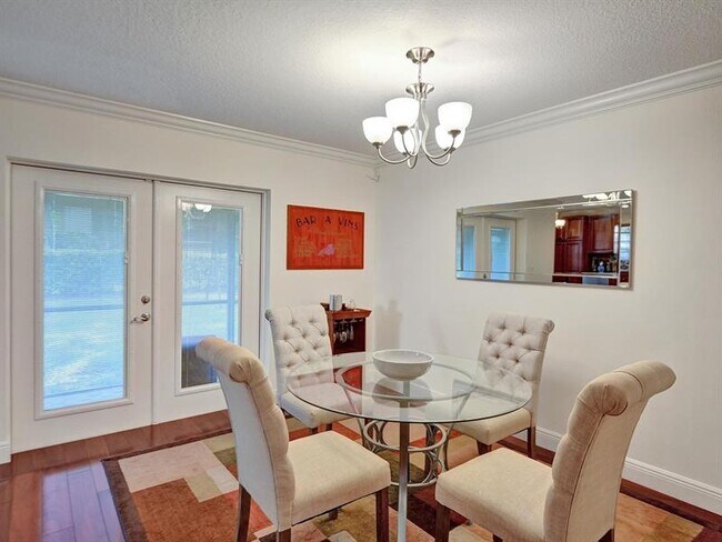 Building Photo - 9113 Vineyard Lake Dr