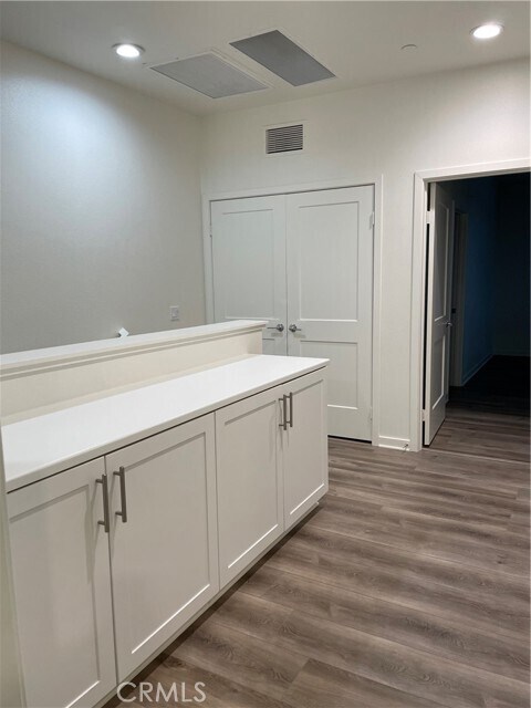 Building Photo - 590 Boulder Cir