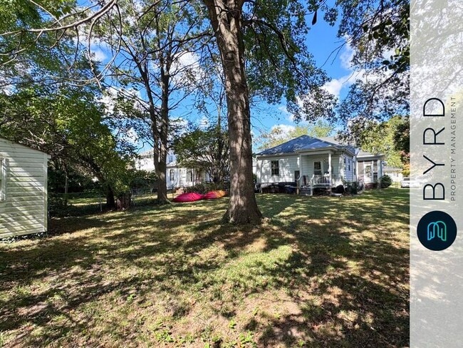 Building Photo - 1715 Elmsmere Ave