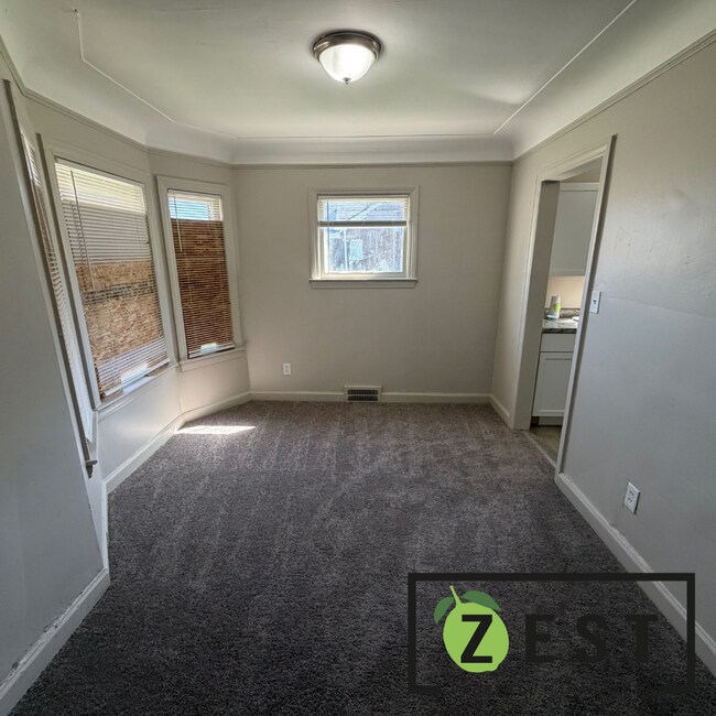 Building Photo - OPEN HOUSE 5/13! 3-3:30 PM!!! Beautiful 3 bedroom 1 Bath