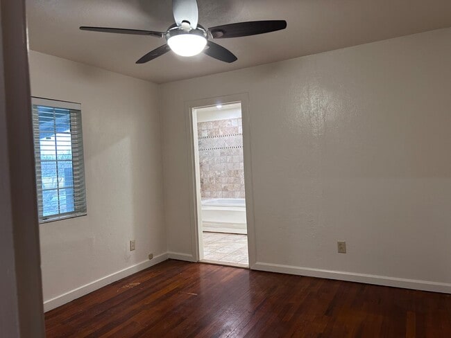 Building Photo - 10431 S Bethel Ave