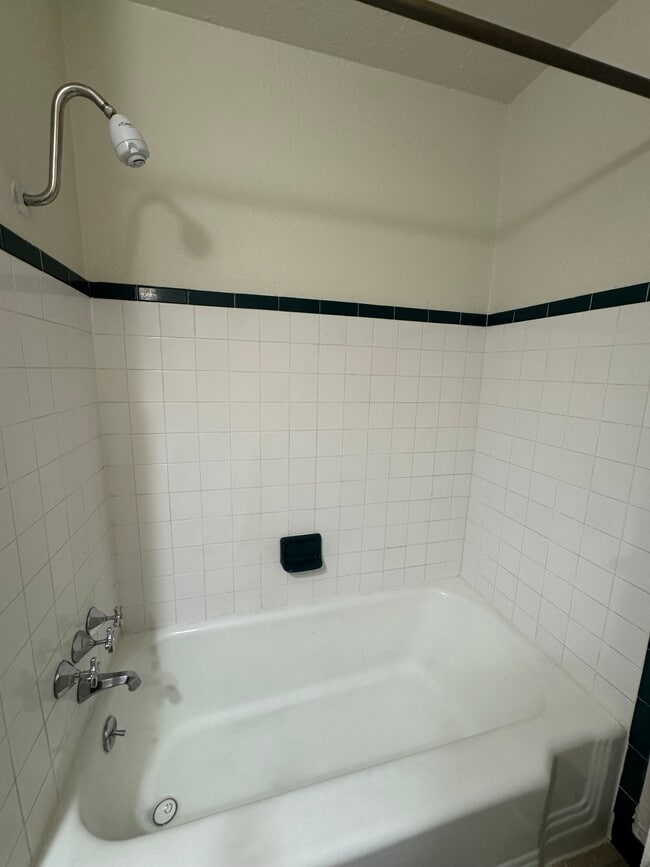 Building Photo - Stephens Properties 1301