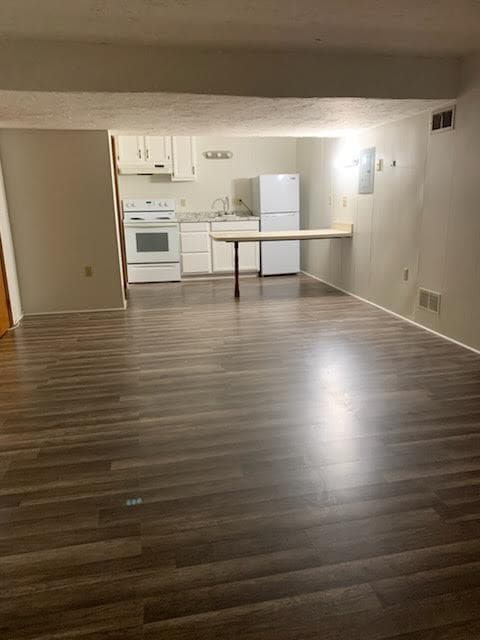 Building Photo - 2A Greenfield Rd