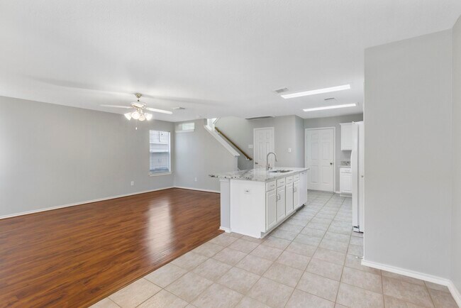 Building Photo - 230 Blushwood Pl