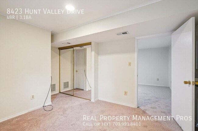 Building Photo - 8423 Hunt Valley Dr