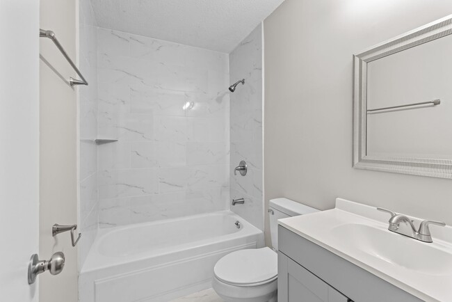Building Photo - Stylish & Newly Renovated 4 Bedroom 2 Bath...