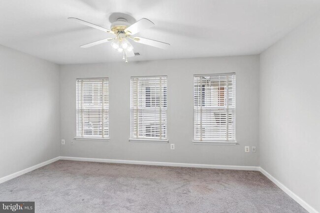 Building Photo - 3575 Sherbrooke Cir