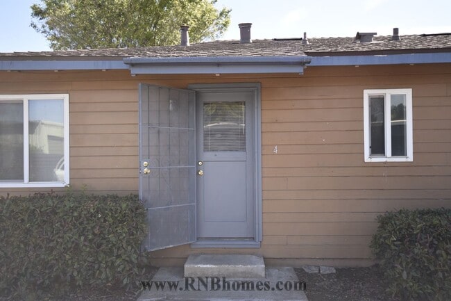 Building Photo - 2101 Bell Ave