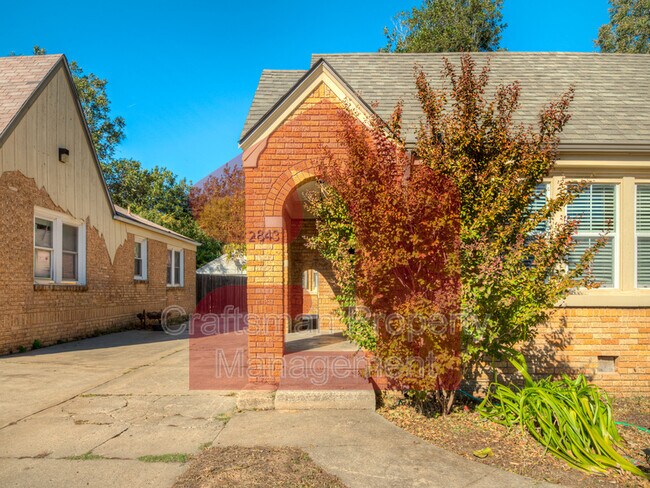 Building Photo - 2843 NW 18th St