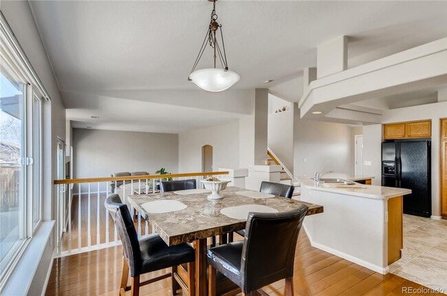 Building Photo - Beautiful 4 bedroom 3.5 bathroom single fa...
