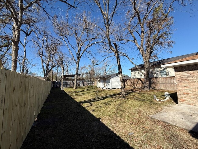 Building Photo - 7905 Farnsworth St