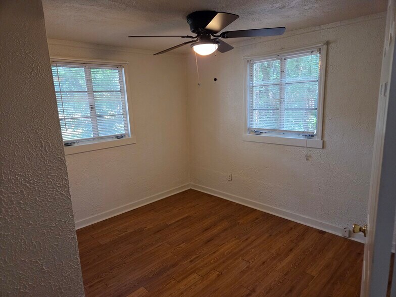 Building Photo - 838 Rosalia Dr