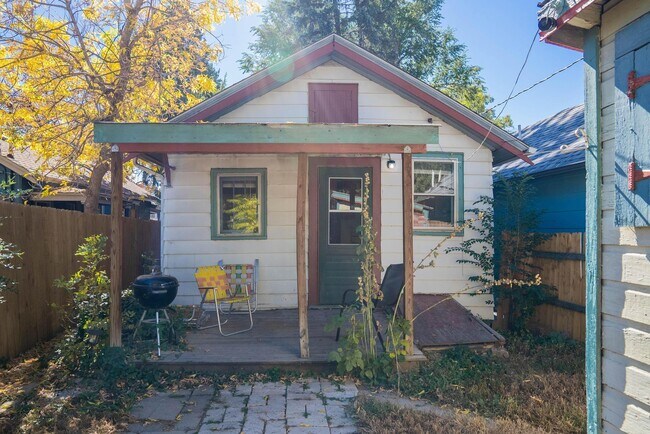 Building Photo - 416 W Kiowa St