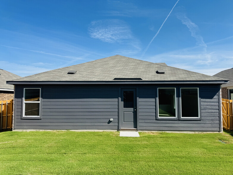 Building Photo - 1263 Falcon Hts Dr