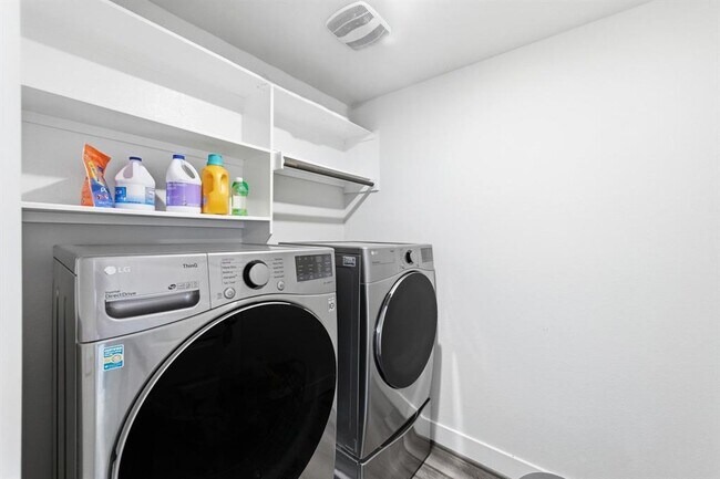 Building Photo - 7416 Travertine Spring Dr