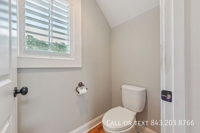 Building Photo - 2038 Shields Ln