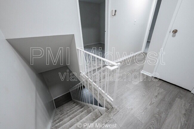 Building Photo - 6920 Chrysler St